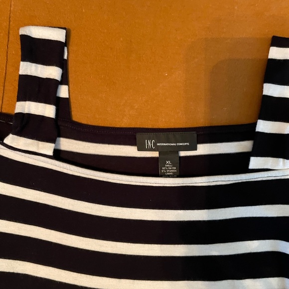 INC - International concepts. Women’s top. - Picture 2 of 3